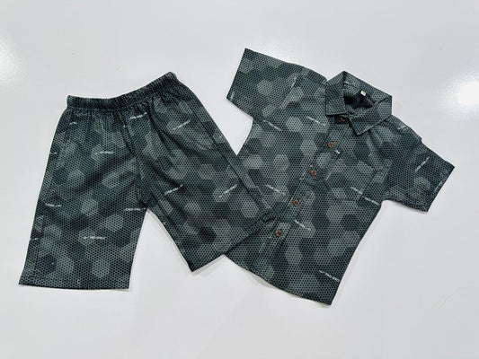 Half sleeve shirt with shorts for kid's